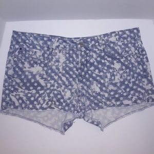 Gap| "Maddie shorts" distressed denim shorts A108